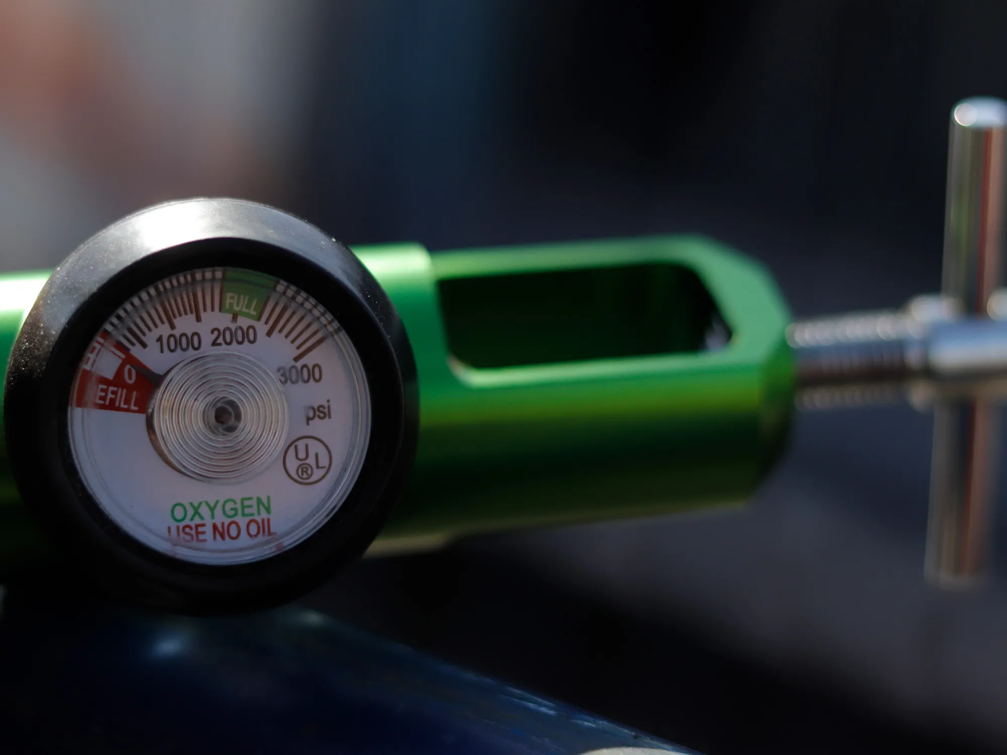 Grupo INFRA Refills Oxygen Tanks For Free Before New Year's Eve In Mexico City Due To COVID-19