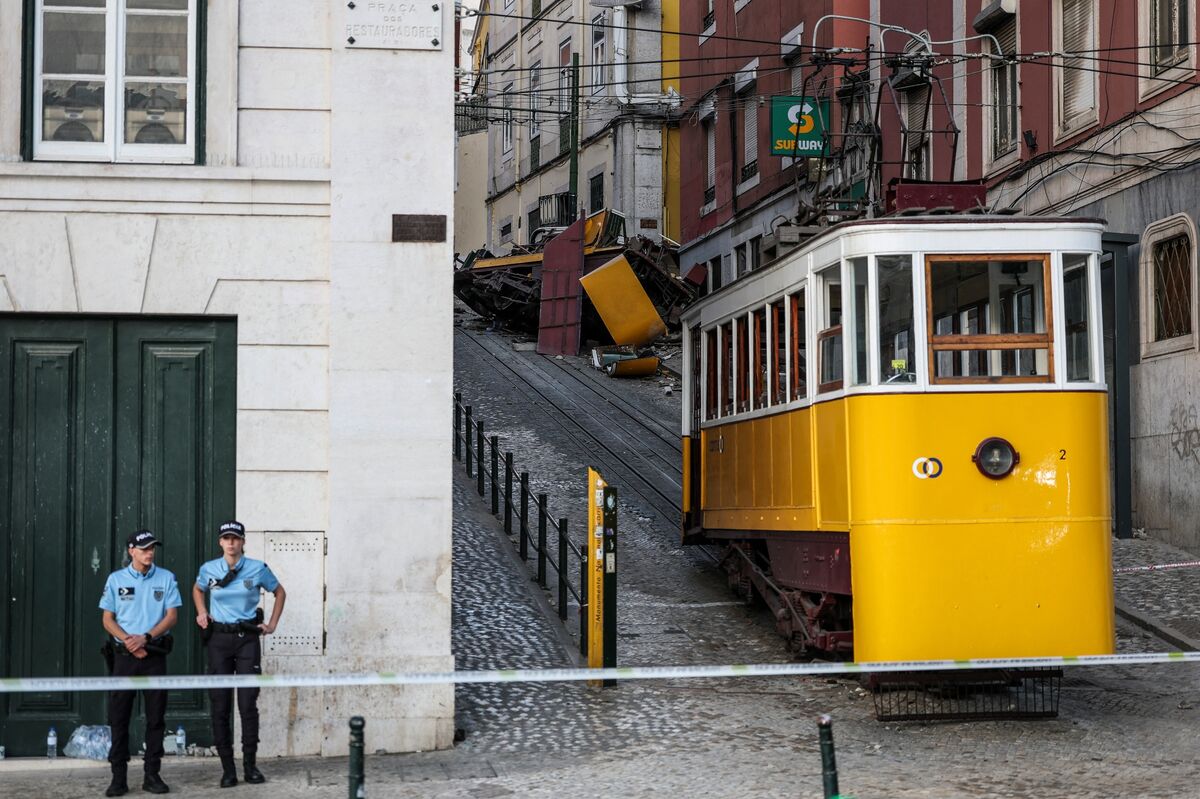 Portugal Mourns After Deadliest Tram Crash in Lisbon’s History