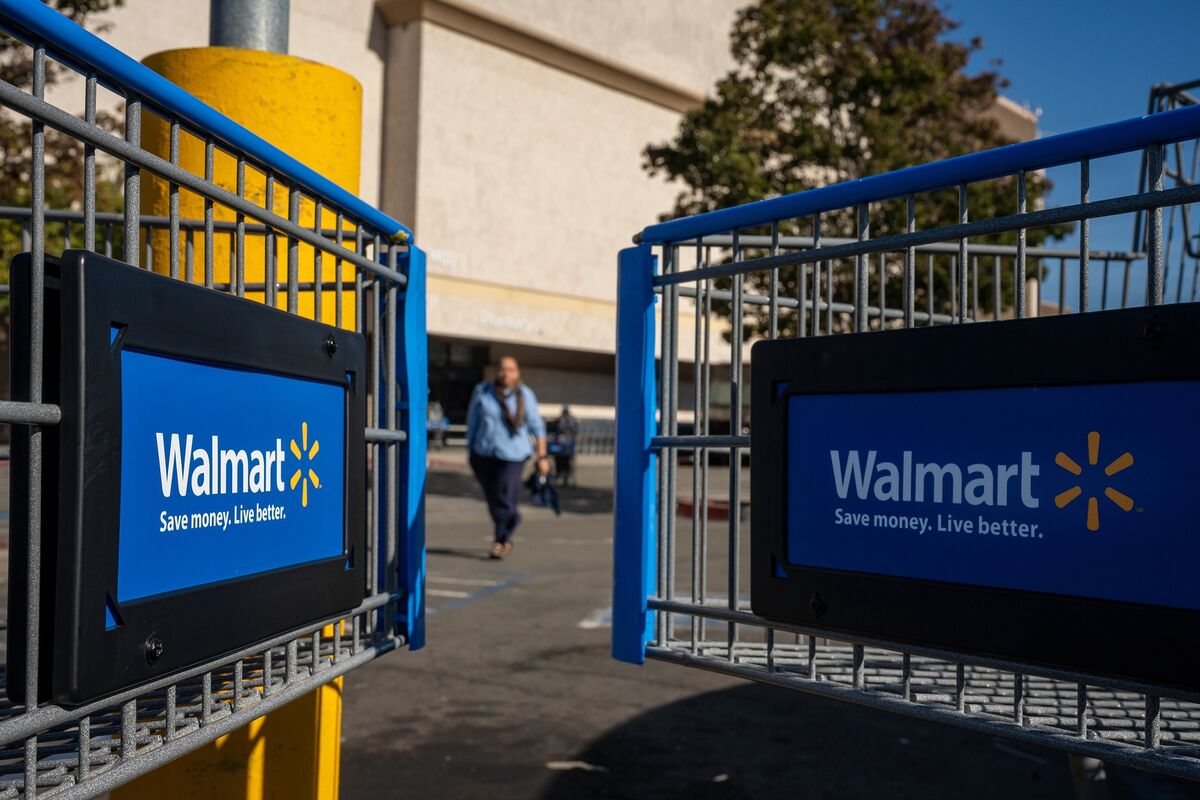 🟪"Trump contro Walmart: 'Smettetela di usare i dazi come scusa per gli aumenti dei prezzi'"