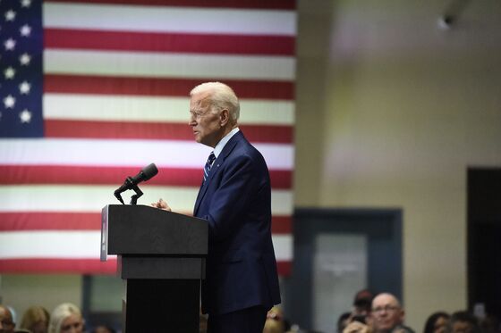 Biden Apologizes for Comments on 1960s Segregationist Senators