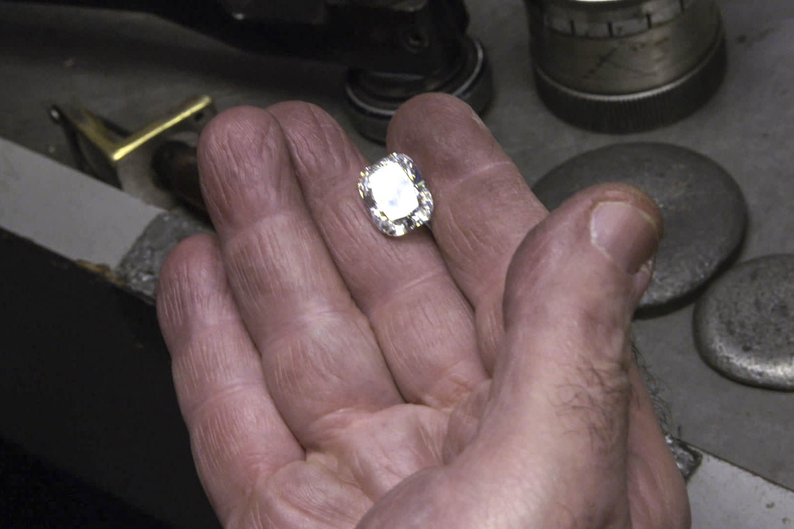 How Do You Cut a Massive, 404-Carat Diamond?
