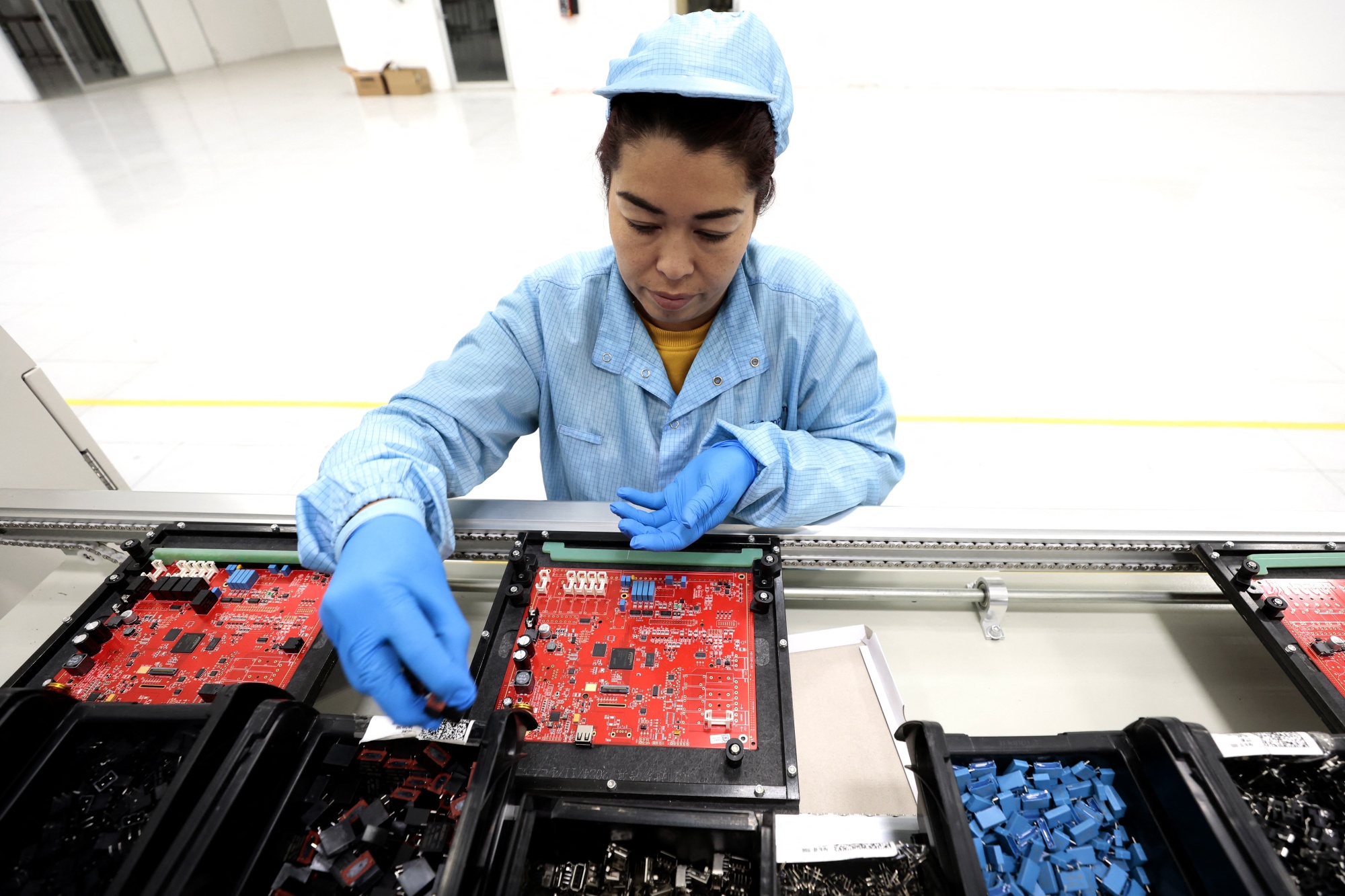 An operator from the 'Computime Mexico' plant