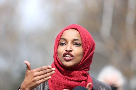 Omar Says Pelosi to Address GOP Lawmaker’s Anti-Muslim Comments