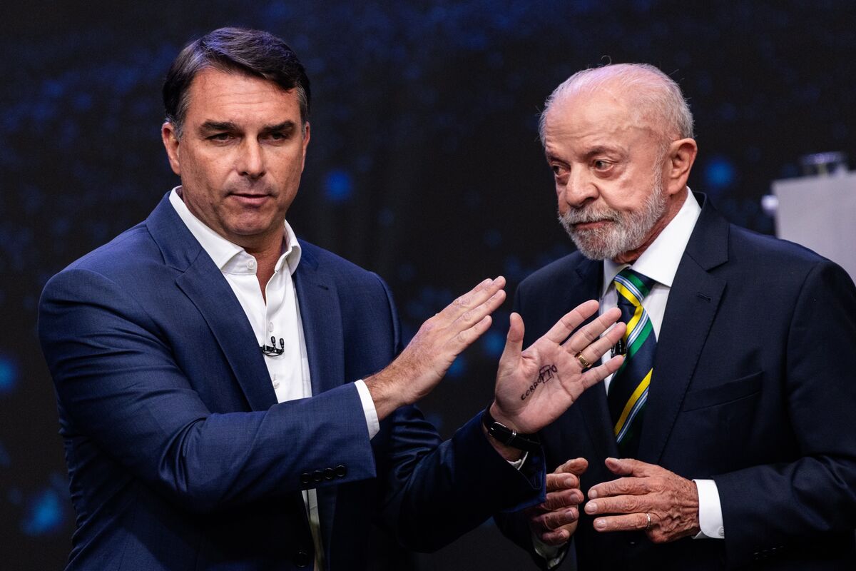 Bolsonaro and Lula Tied in Brazil Runoff Poll as Vote Nears
