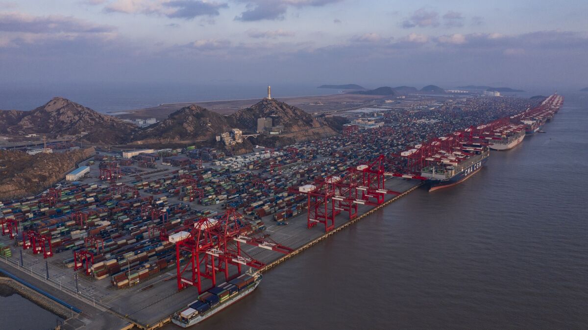 China, US Staff Shortages Snarl Shipping Even as Shanghai ...