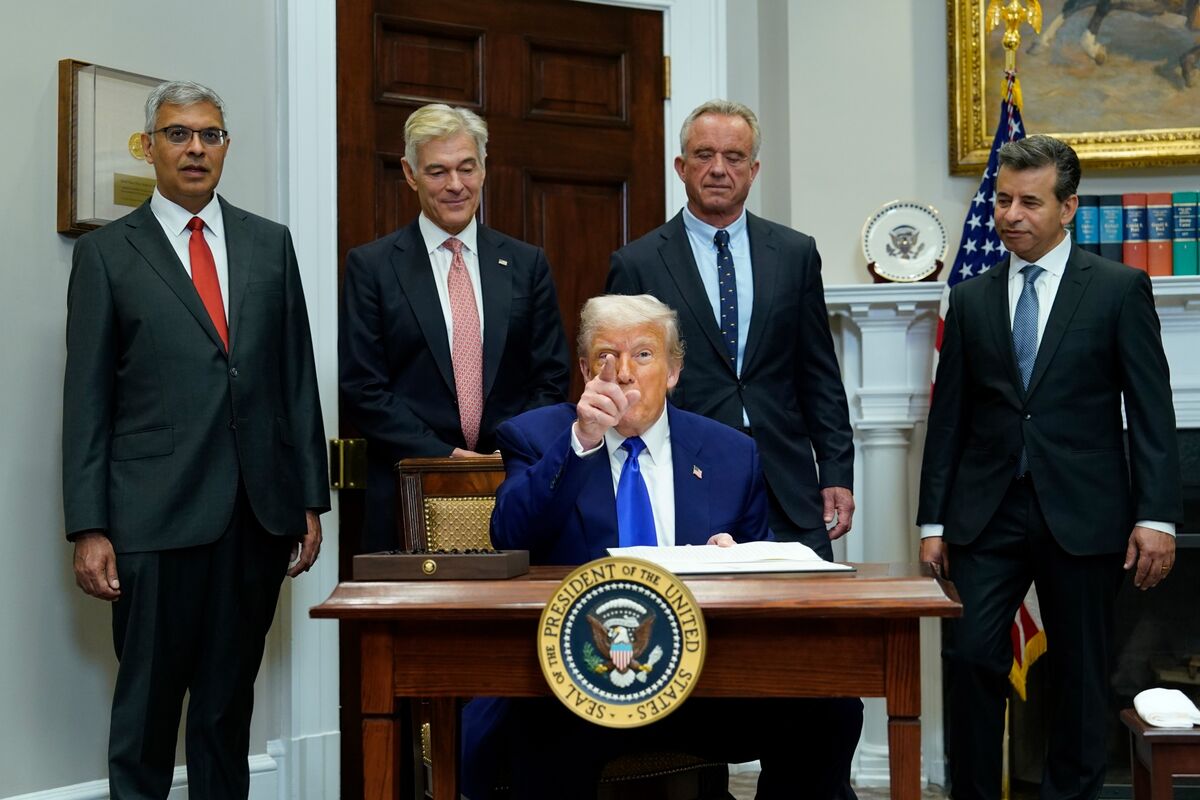 
                            Trump’s US Drug-Pricing Plan Would Cost the Rest of the World