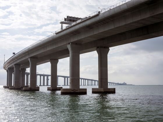 World’s Longest Sea Bridge Brings China Closer to Hong Kong