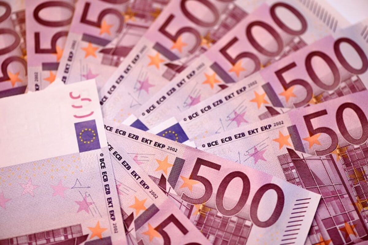 Europe Should Leave the 500-Euro Banknote Alone - Bloomberg
