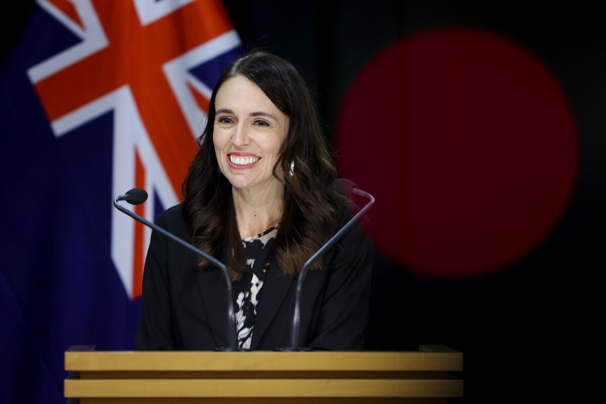 New Zealand Prime Minister Ardern to Meet Australia’s Albanese - Bloomberg