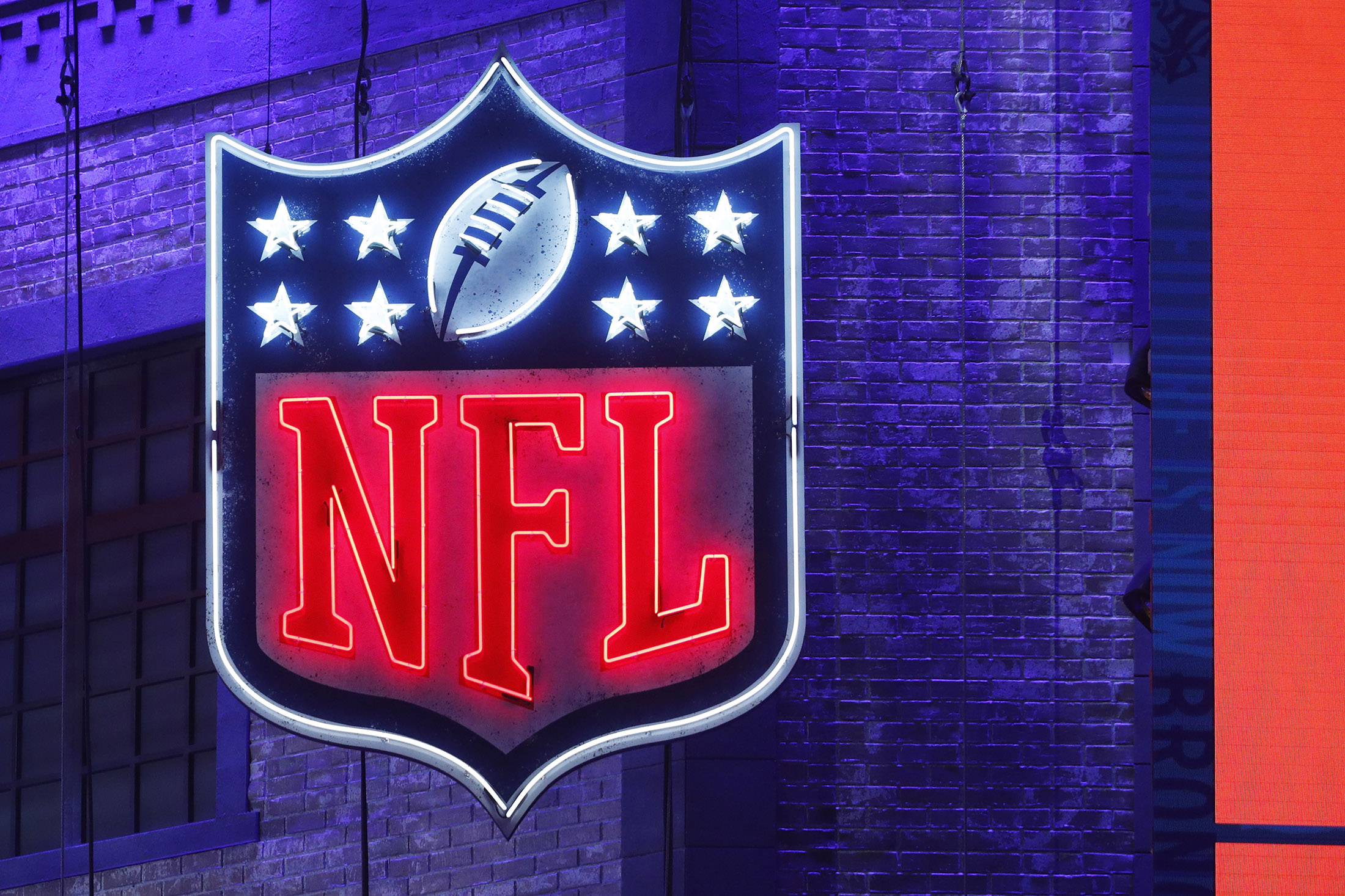 NFL Prospects Become Social-Media Stars Long Before Draft - BNN Bloomberg