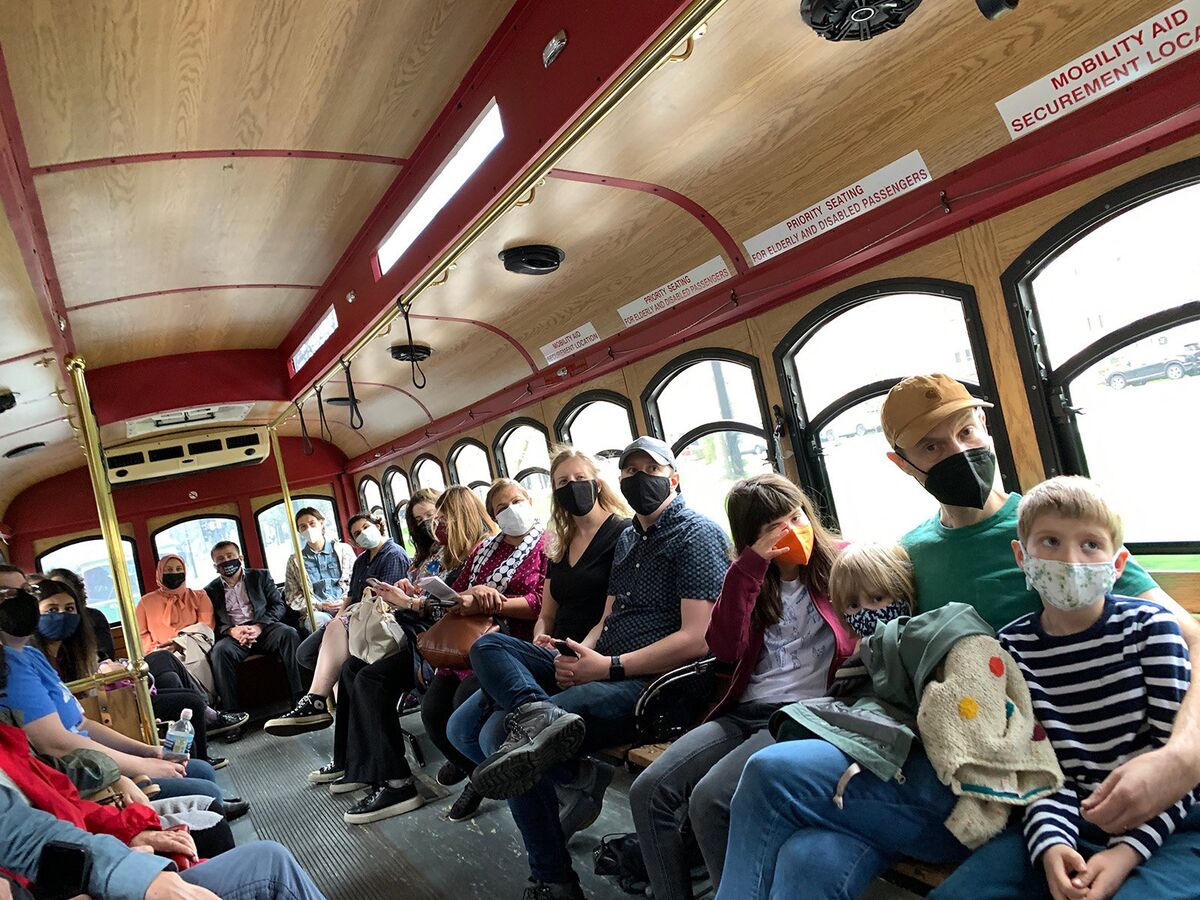 Interfaith Trolley Offers Tour of Religion in America - Bloomberg