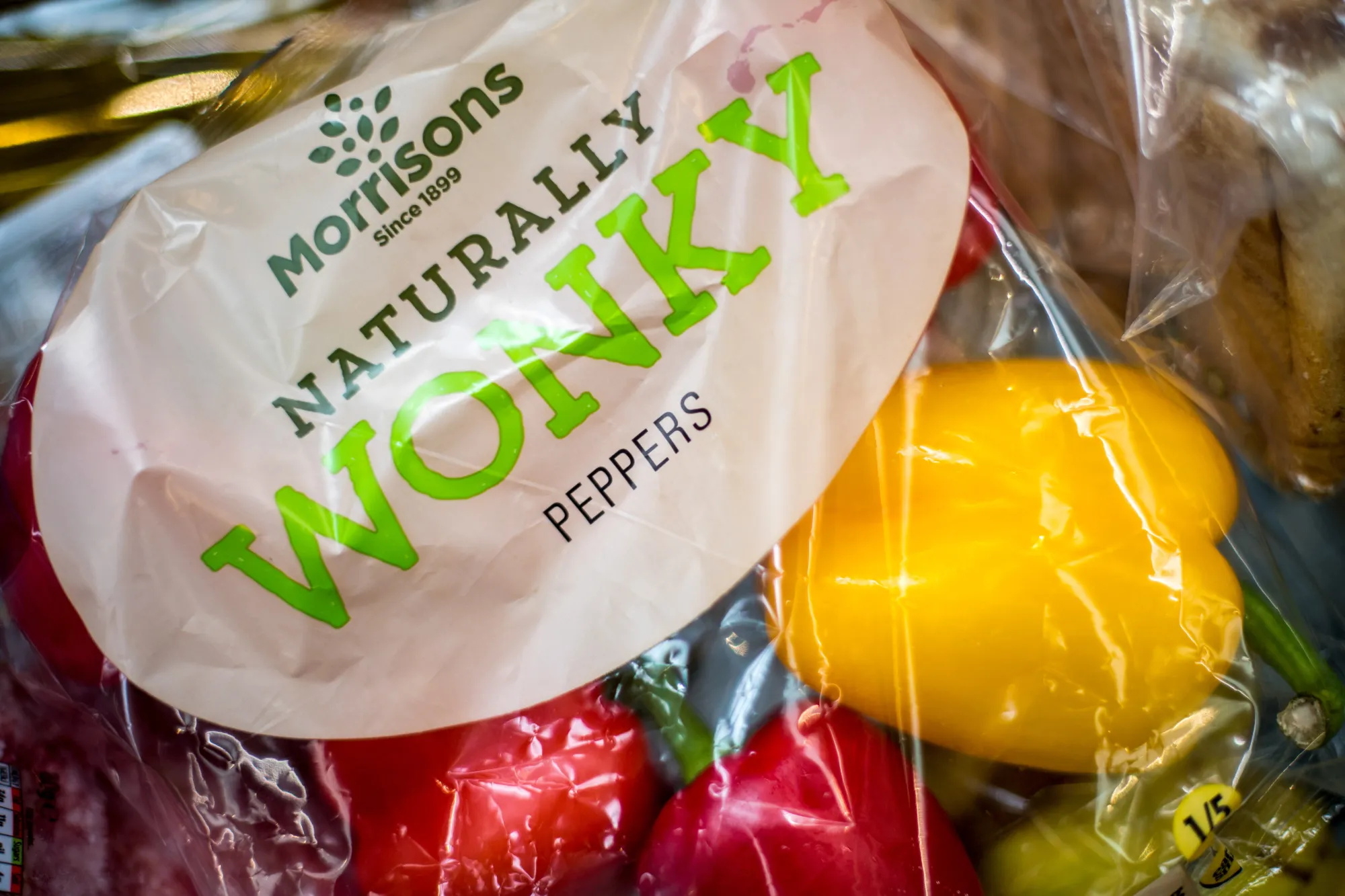 British Shoppers Turn to Wonky Vegetables as Food Price Inflation Soars ...