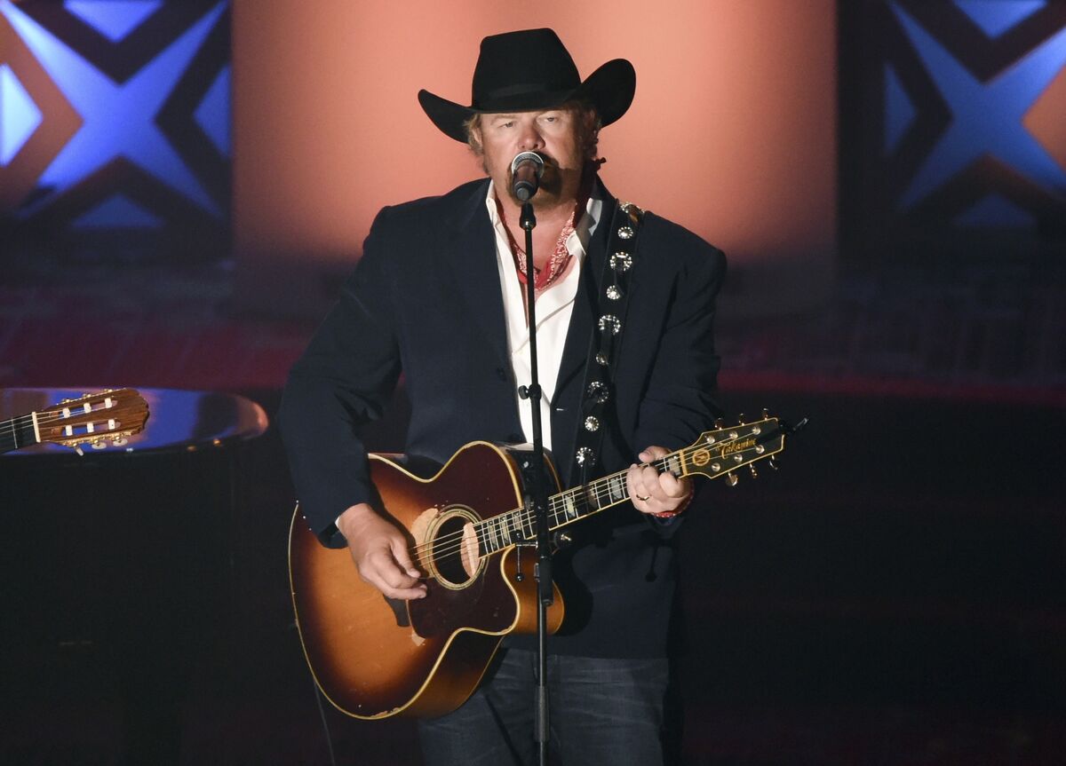 Country Star Toby Keith Discloses Stomach Cancer Diagnosis - Bloomberg