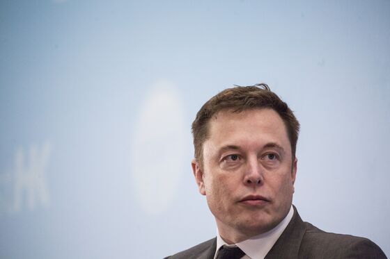 Ford CEO Joins Tesla's Musk in Appealing to Employees for Profit