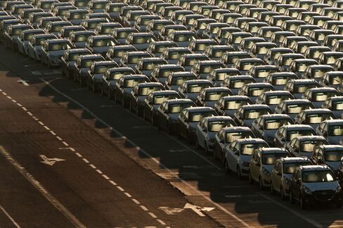 GM Narrows First-Quarter Deficit in Europe to Less Than Ford’s