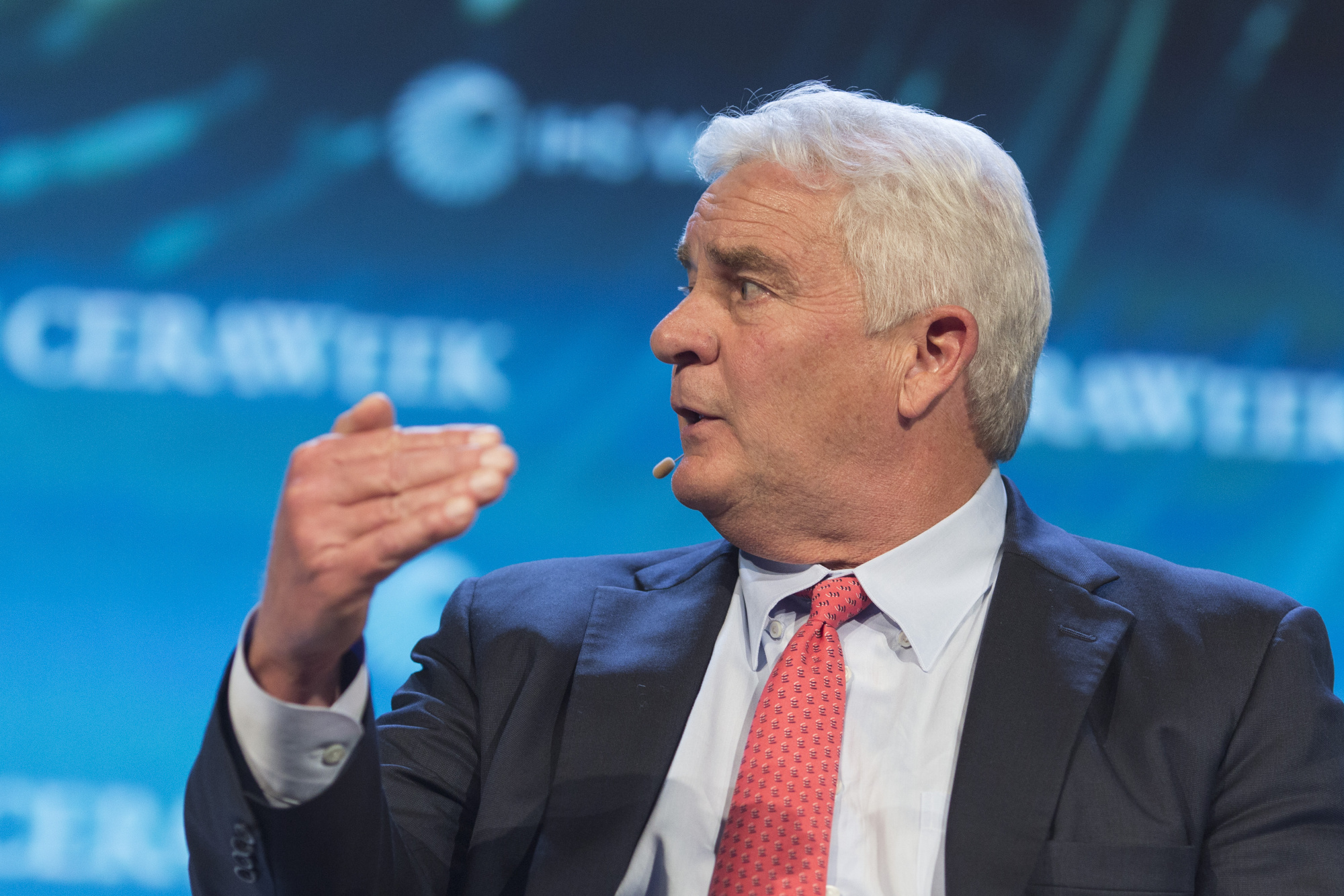 Billionaire Kelcy Warren Sues O’Rourke Over Bribery Allegation - Bloomberg