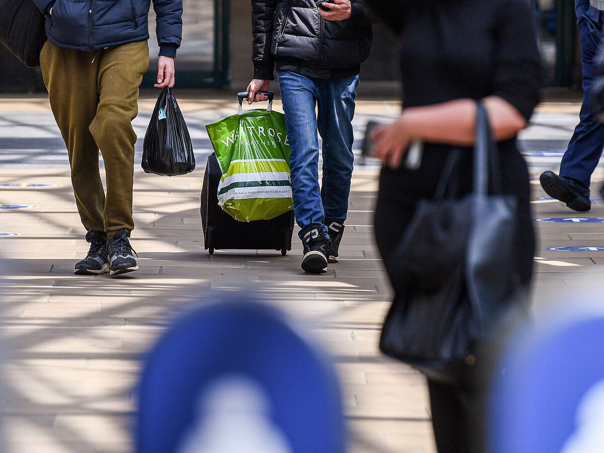 Scotland May Seek to Quarantine Visitors From Rest of U.K. Bloomberg