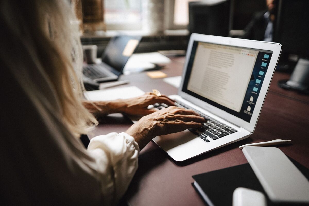 bloomberg.com - Liana Baker - AI Legal Startup Manifest Raises Funds at $750 Million Valuation