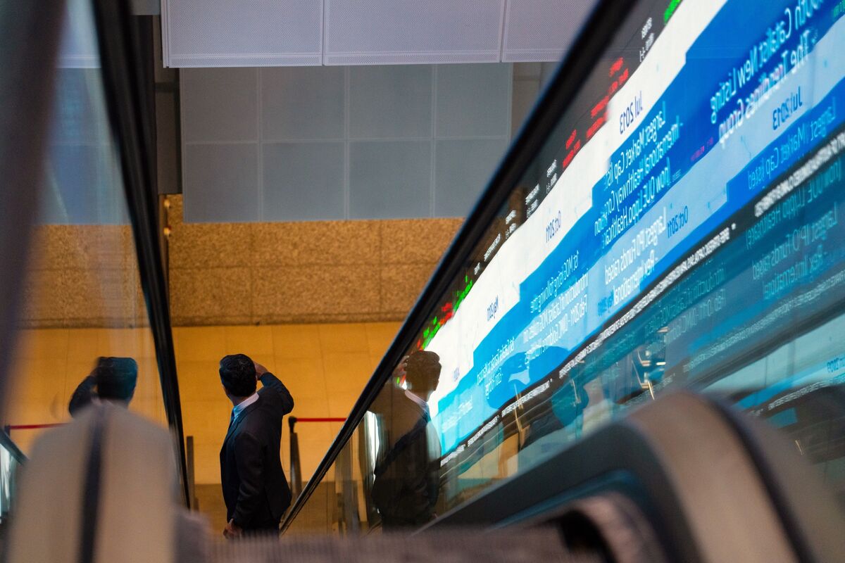 🟪"Singapore: Semplificare le IPO non basta a fermare il declino del mercato azionario"