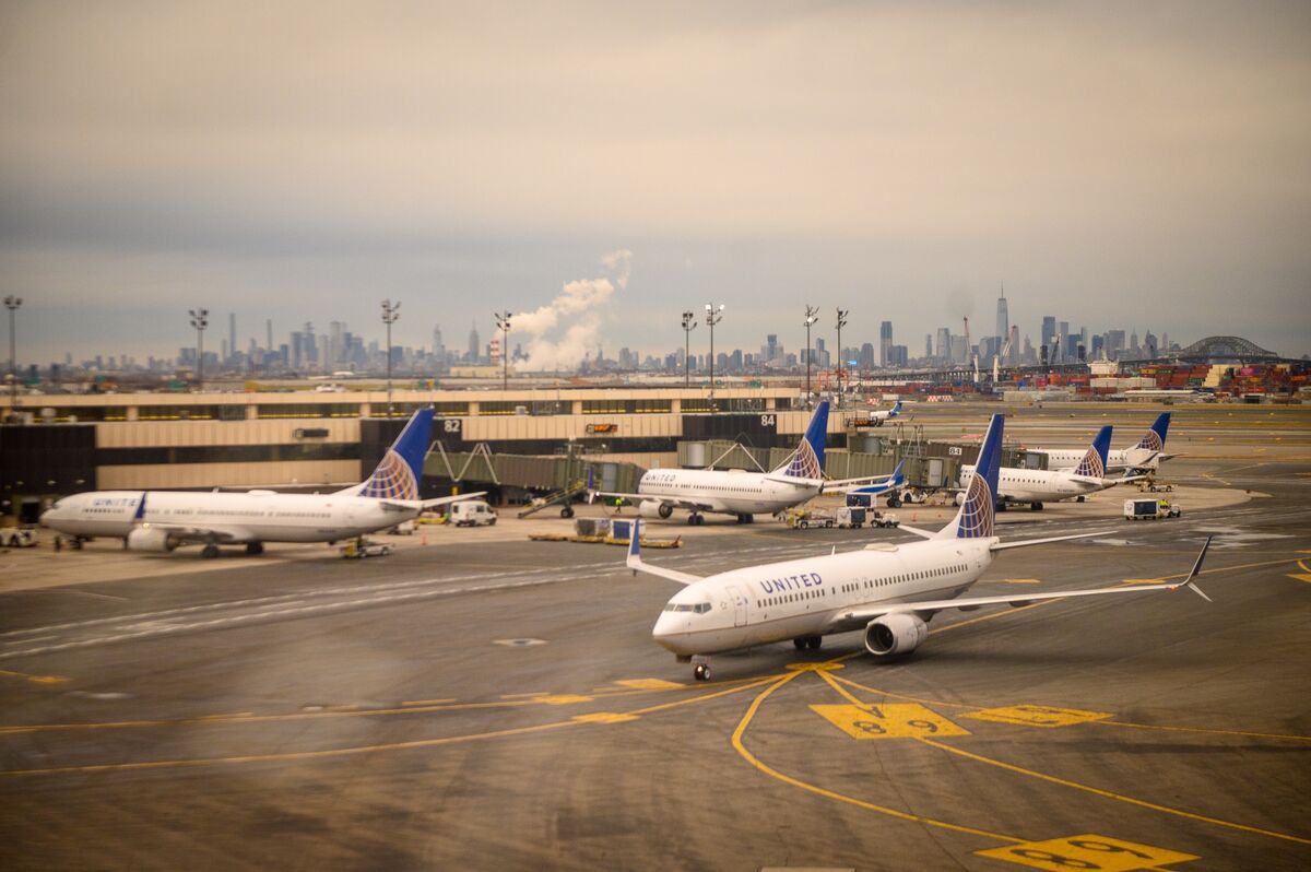 Newark Airport Hit by 90-Second Radar, Radio Outage Early Friday