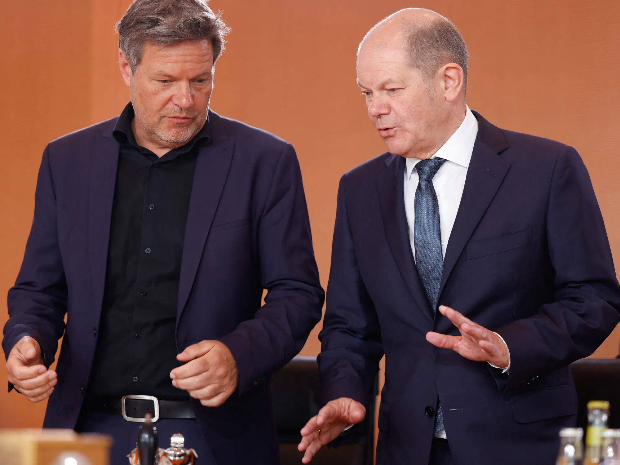 Olaf Scholz, right, and Robert Habeck.