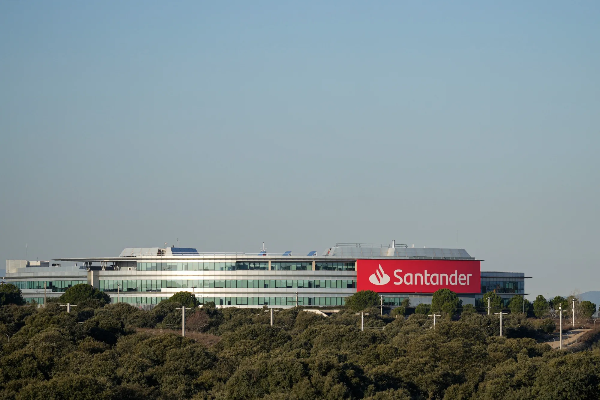 Santander Mulls a Property Development Fund in Real Estate Push - Bloomberg