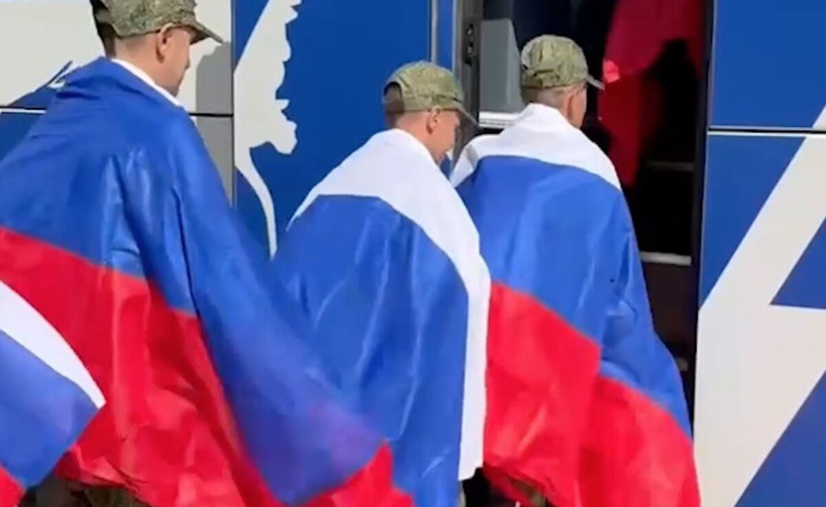 Russia, Ukraine Exchange 292 POWs in Latest Swap
