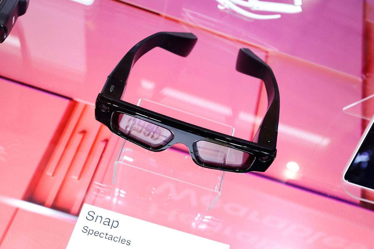 Snap Revamps AR Glasses Software Ahead of Consumer Launch Next Year