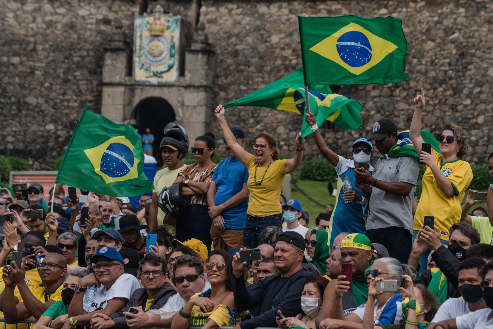 Jair Bolsonaro: How a yellow jersey is dividing Brazil