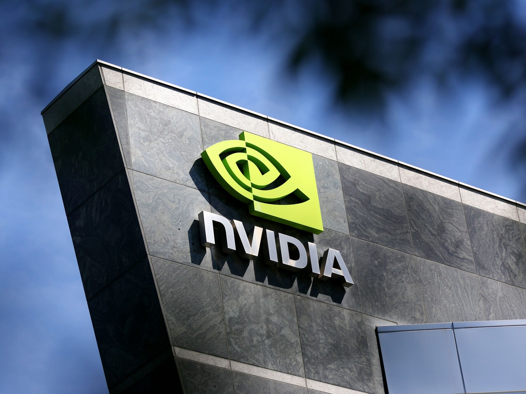 Nvidia’s Sizzling AI-Driven Rally Flashes A Warning (NVDA) - Bloomberg