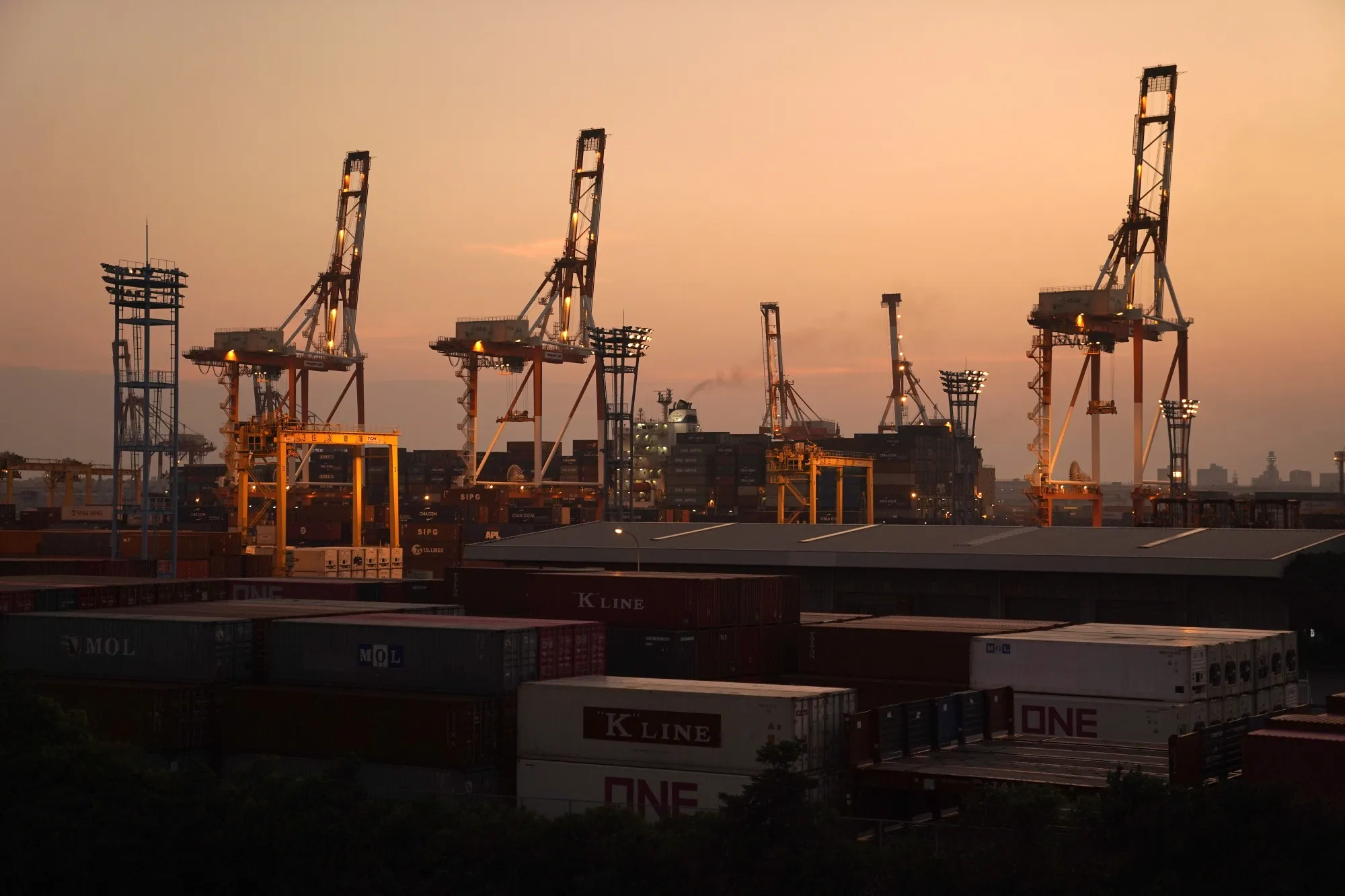 Shipping Activities at Yokohama Port As Japan Exports Decline Again