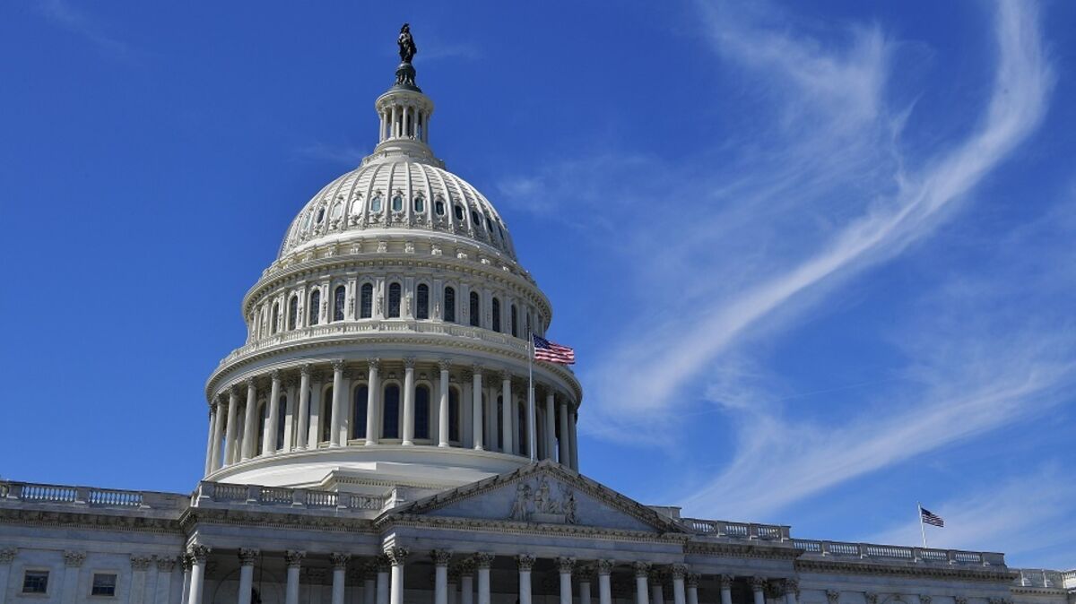US Shutdown Deal Heads to House as Senate Passes Bill US Shutdown Deal Heads to House as Senate Passes Bill