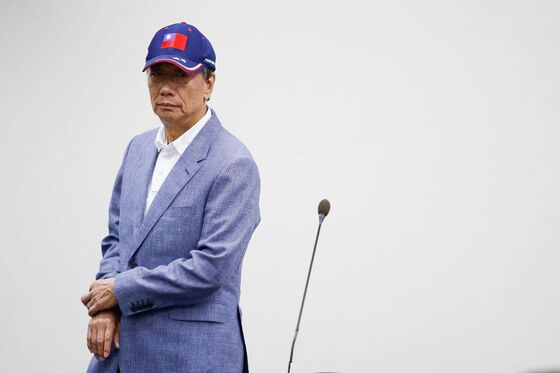iPhone Billionaire Enters Taiwan Politics as Wealth Declines