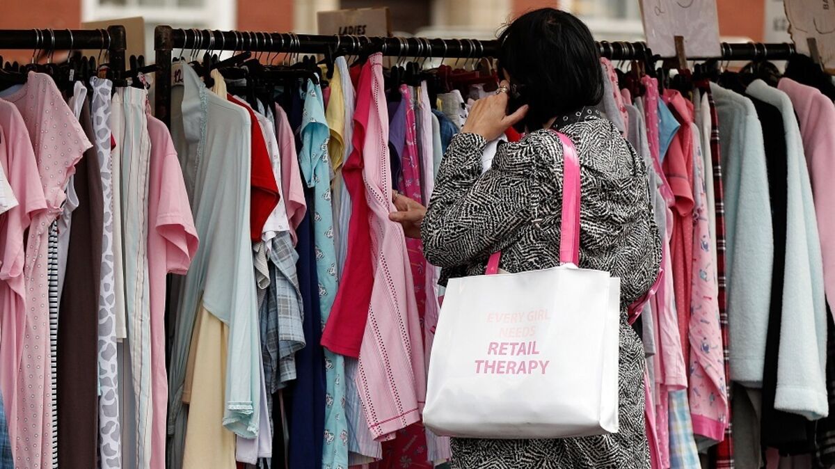 US Retail Sales Unexpectedly Stall in December