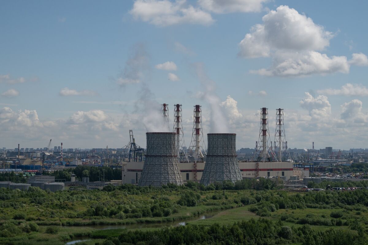 Trump Waives Imminent Russian Energy Tariffs to Lower Domestic Diesel Prices