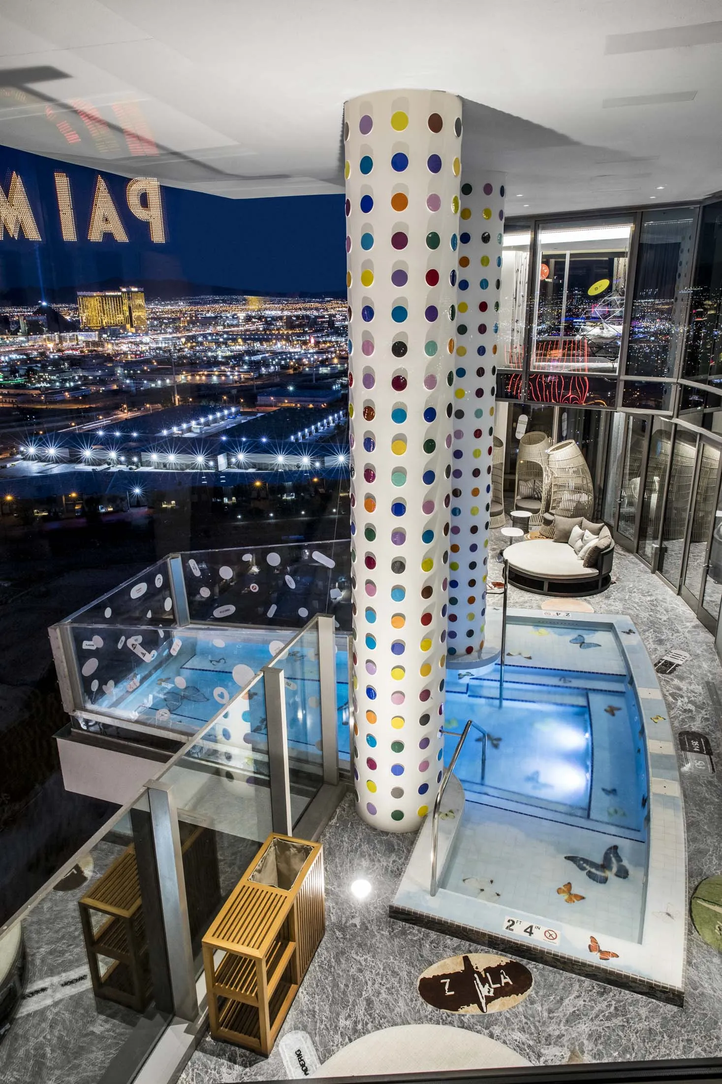 Why Damien Hirst Designed a $100,000-a-Night Vegas Hotel Room - Bloomberg