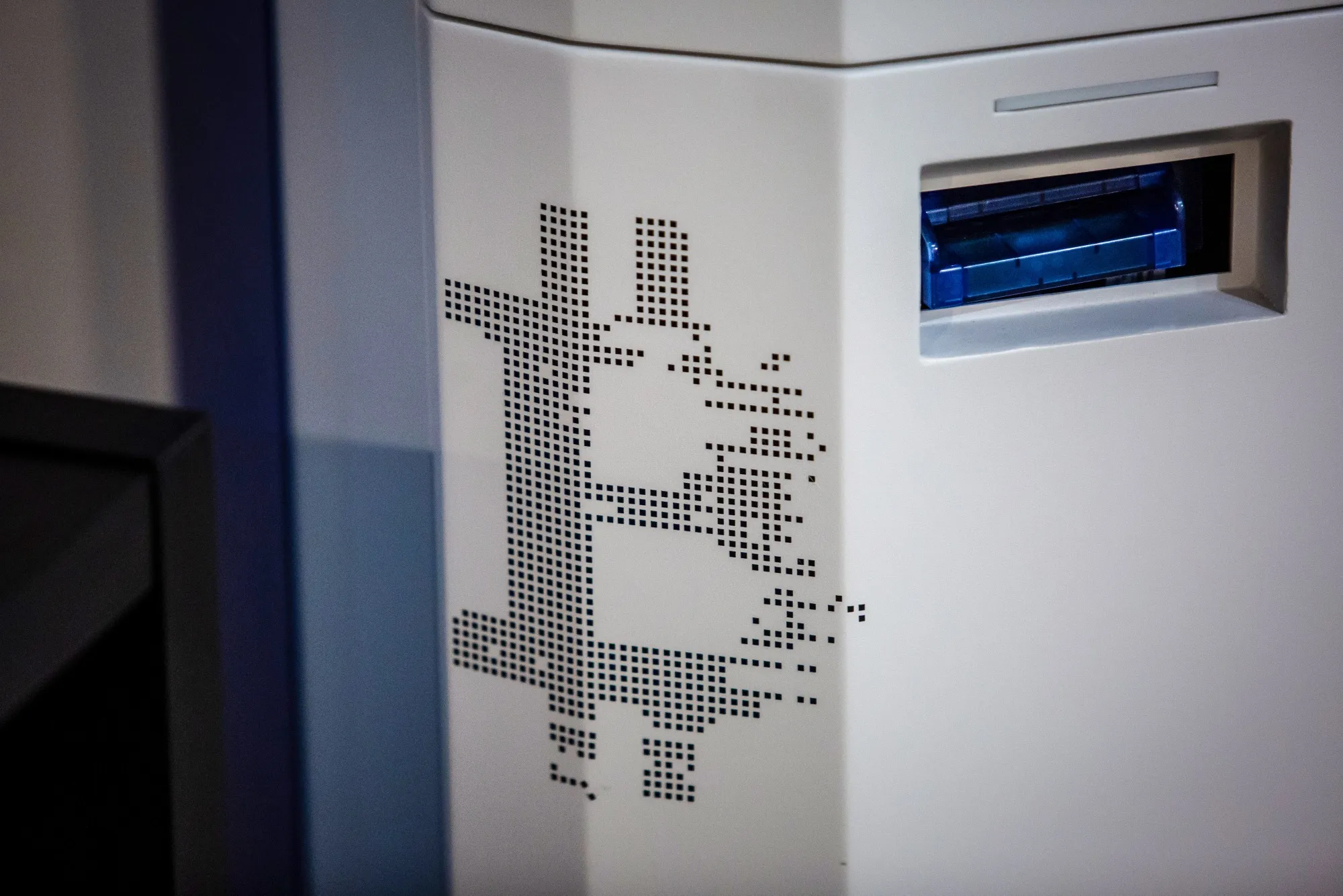 ビットコイン、今月は低調スタート－10月好調説信じる投資家に冷や水 - Bloomberg