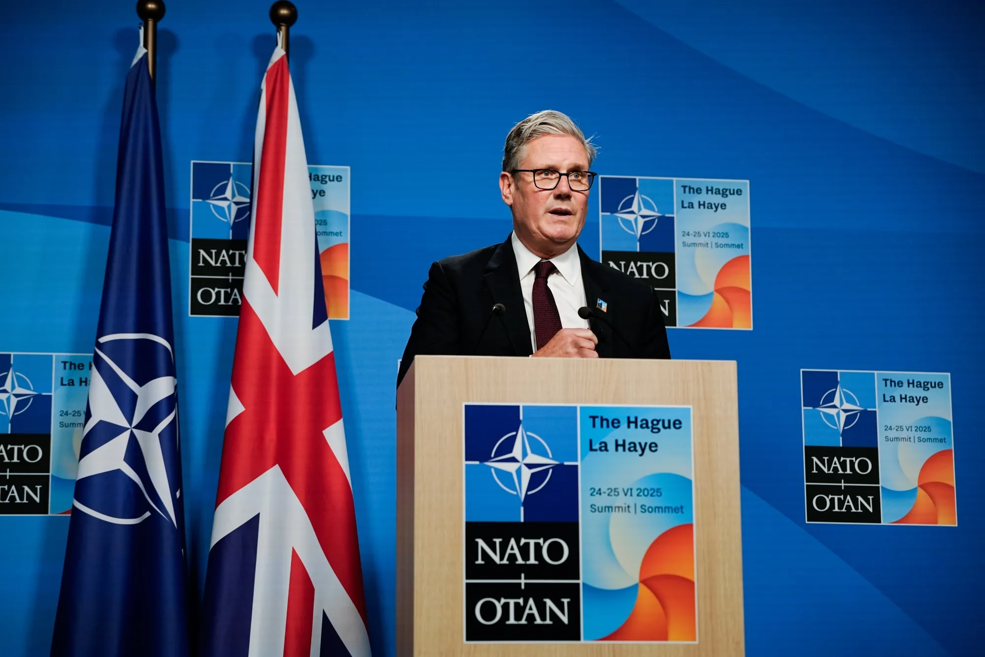 Thủ tướng Anh Keir Starmer phát biểu trong một cuộc họp báo tại hội nghị thượng đỉnh NATO ở The Hague, Hà Lan, ngày 25 tháng 6.