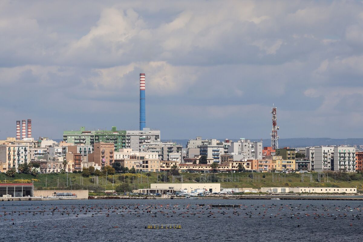 ArcelorMittal Says Italy Broke Deal in Plant Administration Move