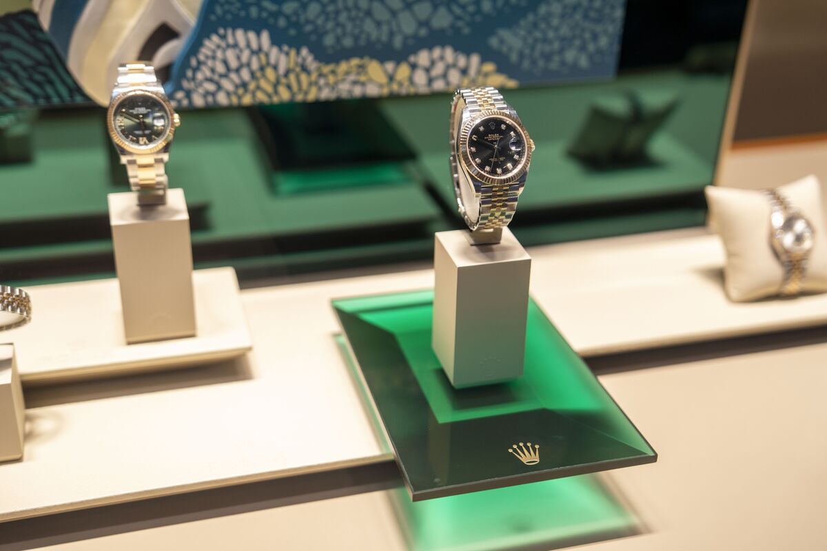 Swiss Watch Exports Barely Grow in May as Iran Conflict Weighs