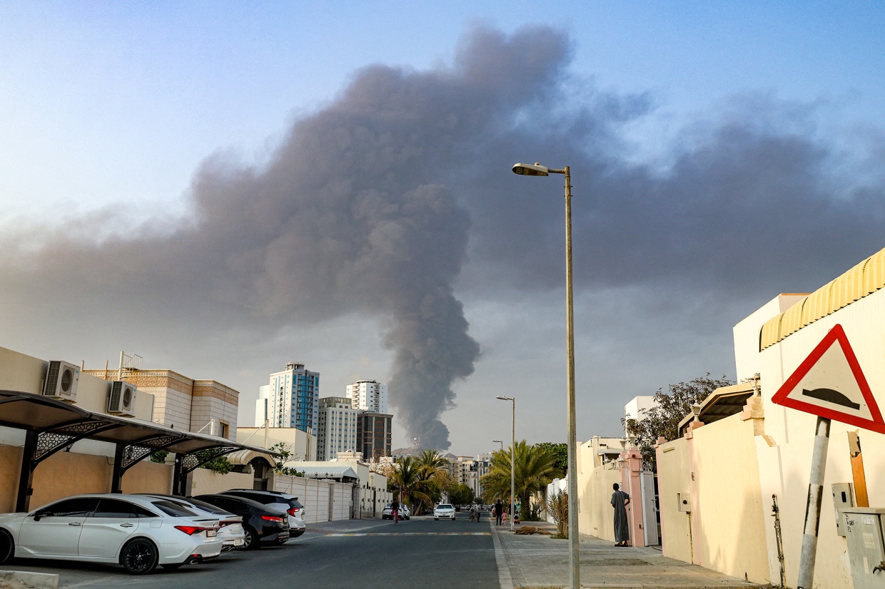 A smoke plume rises following an explosion in the Fujairah industrial zone of the&nbsp;United Arab Emirates on March 3.