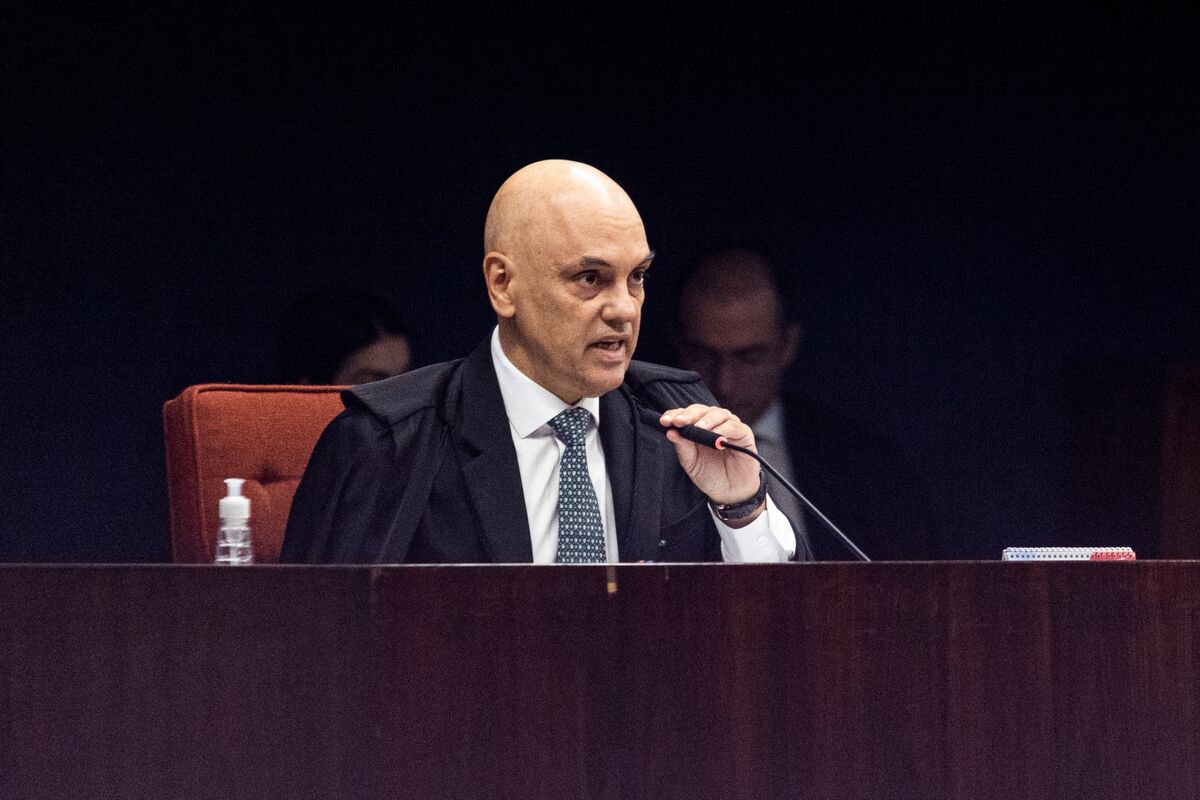 Brazil Judge Opens Bolsonaro Trial Vowing to Defy Trump Threats