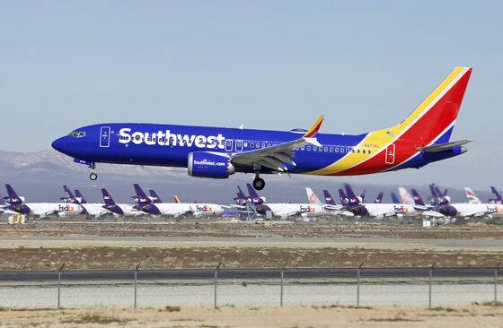 Boeing Climbs as Southwest Places Big Order for Smallest Max