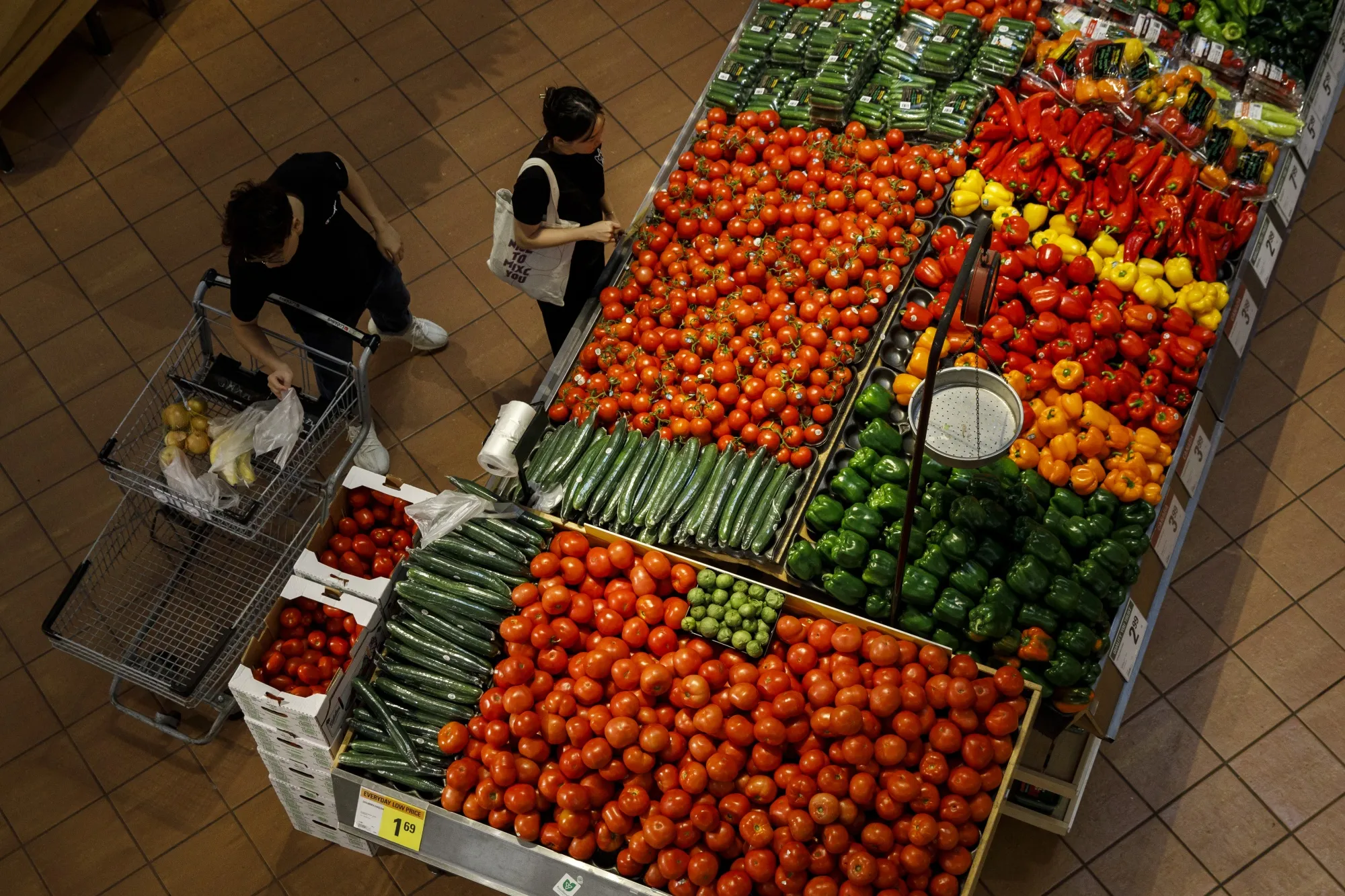 Shoppers&nbsp;at a grocery store in Toronto, Ontario.