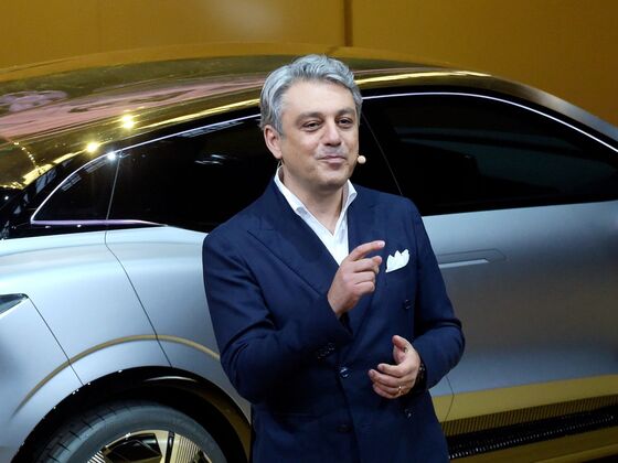 Nissan Shares Drop on News of Renault Exploring Stake Sale