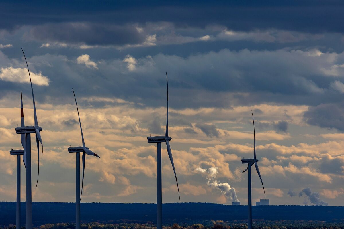 EU Trails Its Ambitions Despite Adding Record Wind Farms in 2023 - Bloomberg