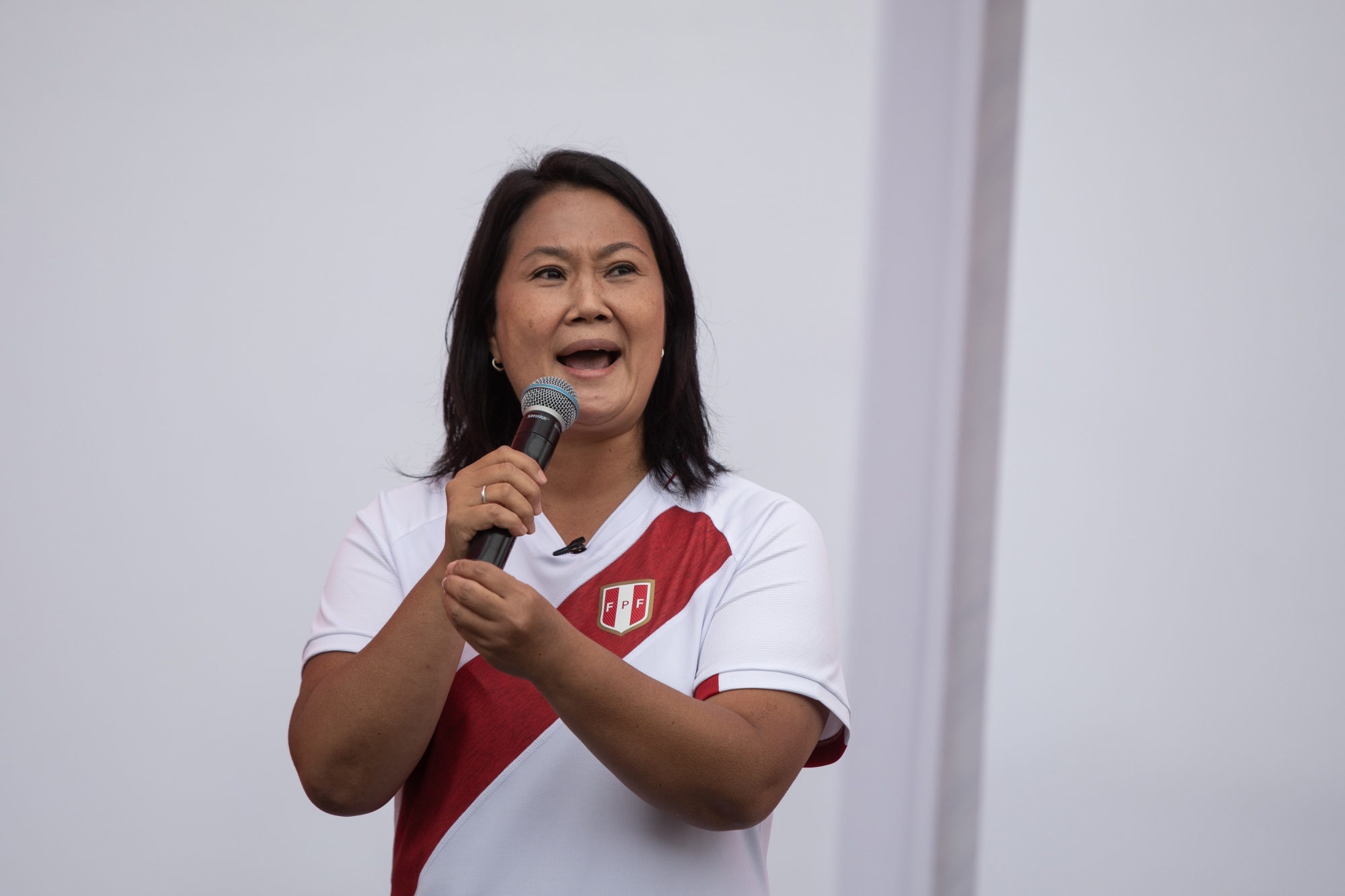 Los candidatos presidenciales peruanos están casi atados por votos falsos de Ipsos