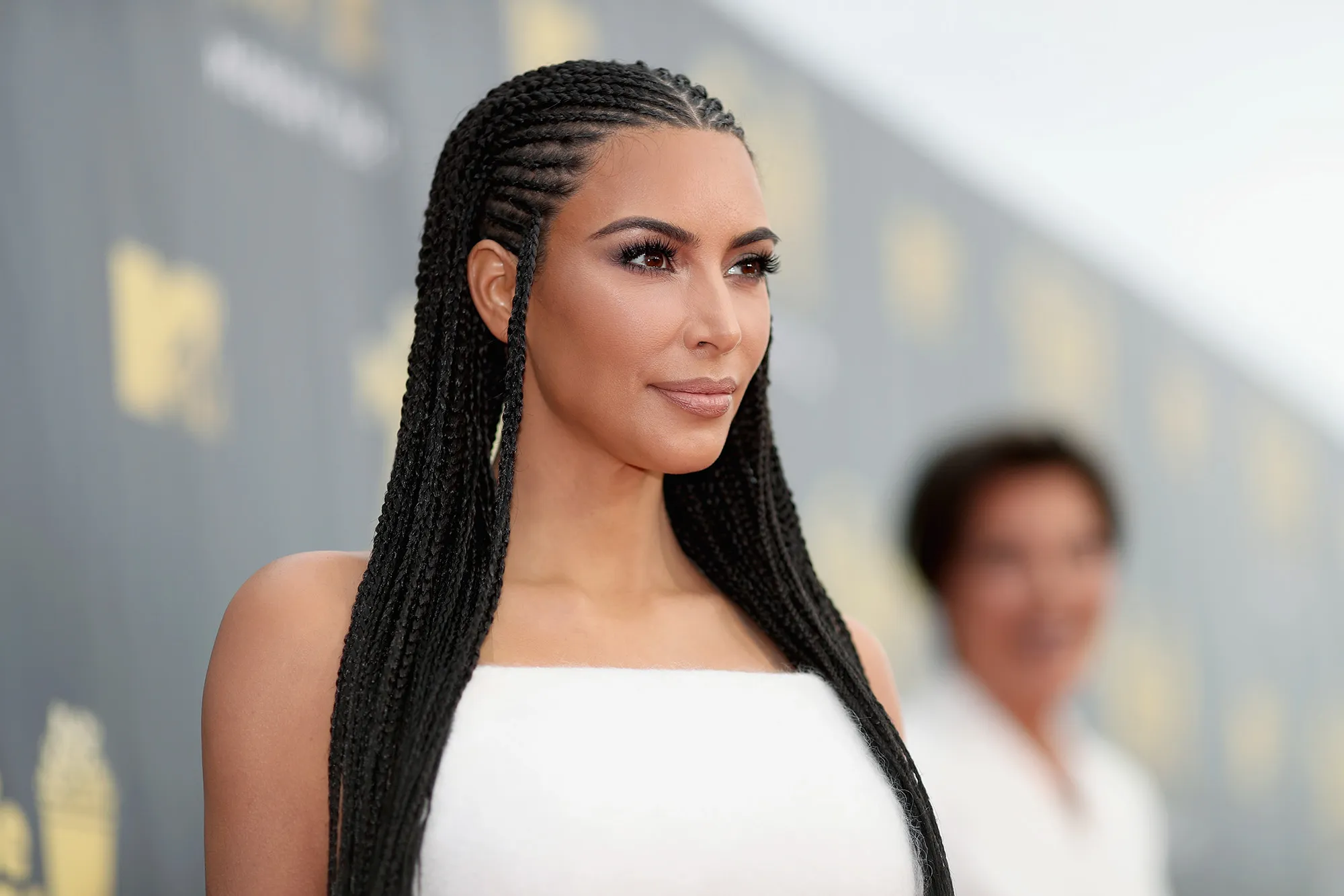 Kim Kardashian, Floyd Mayweather Sued by Investors in Crypto EthereumMax -  Bloomberg