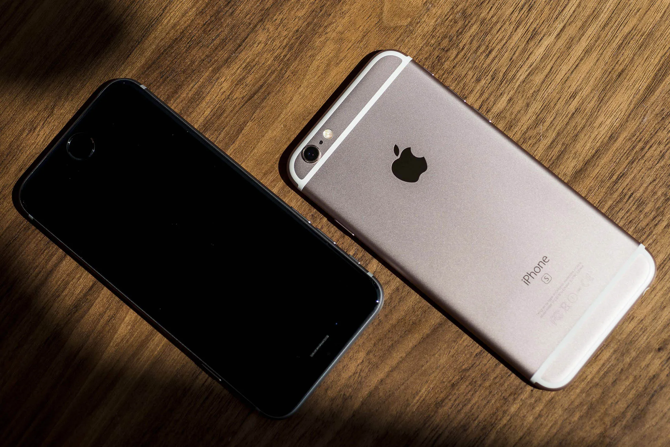 Unboxing Apple Inc. iPhone 6s