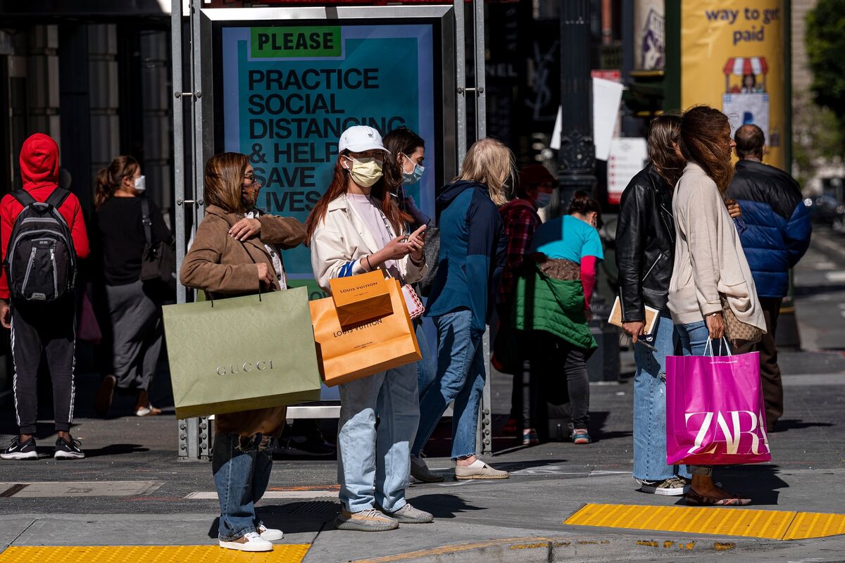 Consumer Confidence Rises in US Unexpectedly in July, Sixth Monthly  Increase - Bloomberg